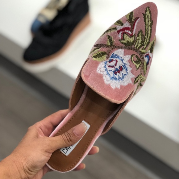 BLUSH POINTY EMBROIDERED VEGAN SUEDE SLIDES - Picture 6 of 7